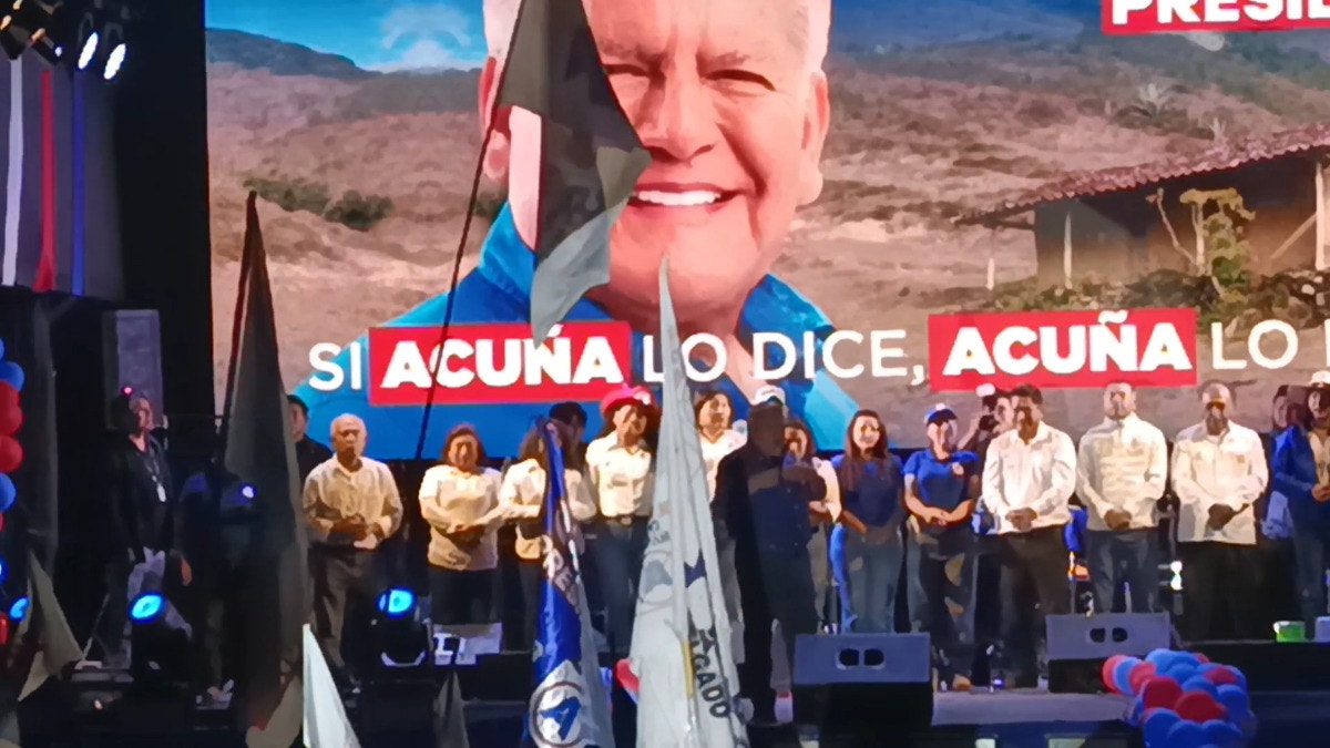 Intervención de César Acuña. 