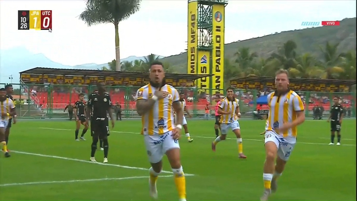 Paolo Fuentes anotó el 1-0 de Juan Pablo II.