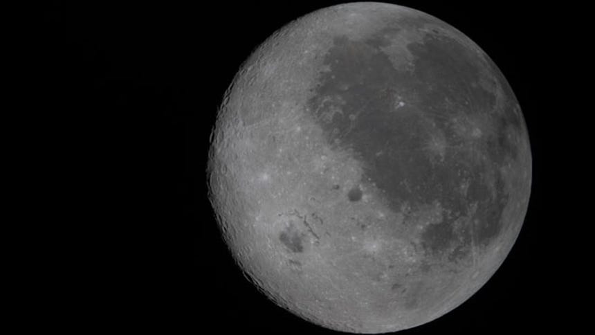 Astronautas de Artemis II alcanzan la órbita lunar tras más de 50 años de ausencia humana