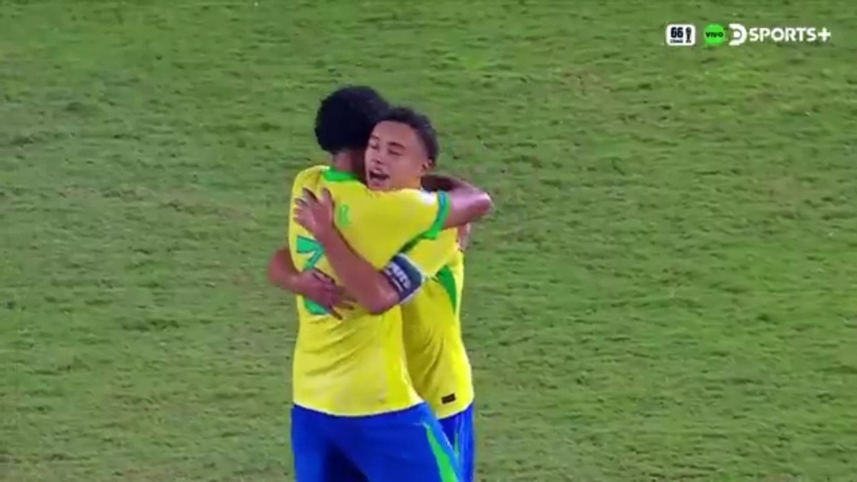 Sean Gormley, en contra, marca 1-1 para Brasil