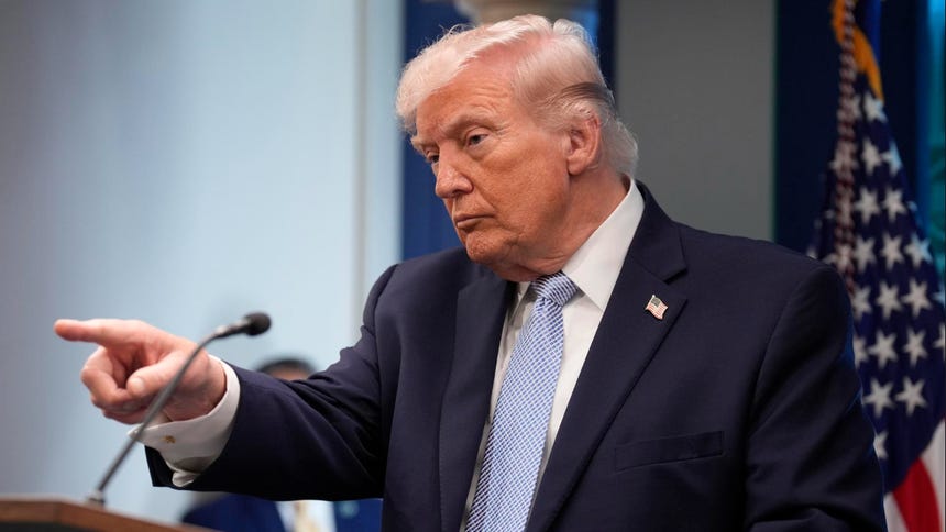 Trump advierte a Irán que intensificará la ofensiva si no se llega a un acuerdo: “Estamos llevando a cabo un reinicio”