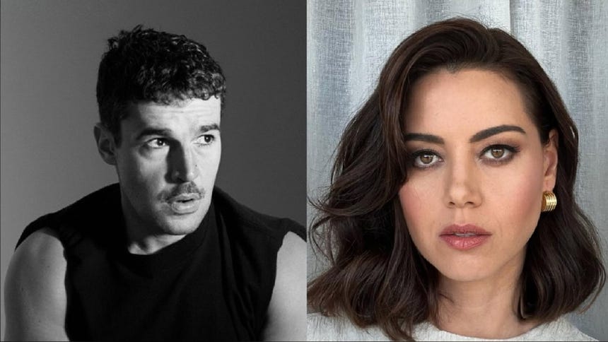 El 2020, Aubrey Plaza y Chris Abbott trabajaron juntos en la película Black Bear.