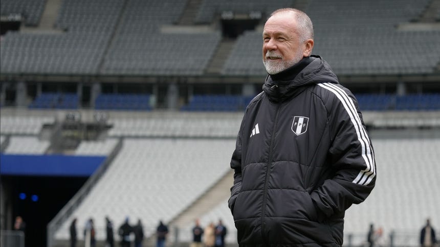 El contrato de Mano Menezes en la bicolor es hasta fines de 2030.