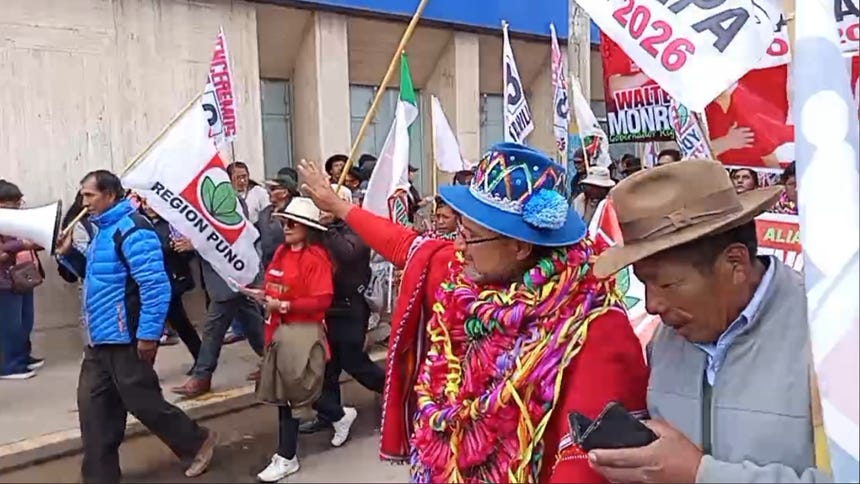 Ronald Atencio cerró su campaña presidencial en Juliaca con propuesta de asamblea constituyente