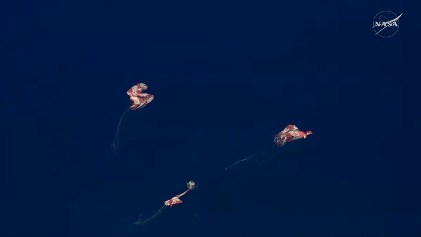 Ameriza en el Pacífico la cápsula tripulada de Artemis II con ayuda de paracaídas