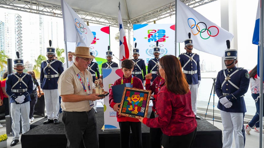 ¡Perú presente! Himno nacional sonó fuerte en ceremonia de izamiento de banderas de los Juegos de la Juventud Panamá 2026 [VIDEO]