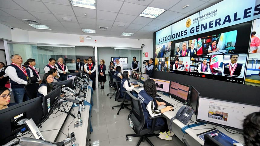 Fiscalía coordina con ONPE tras diversos reportes de demora en entrega del material electoral