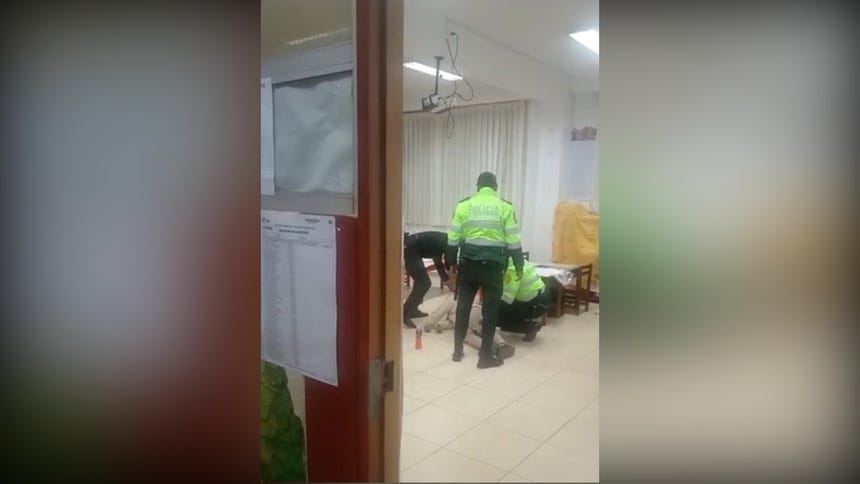 Cusco: miembro de mesa en el distrito de Santiago se descompensó por agotamiento durante el conteo de votos