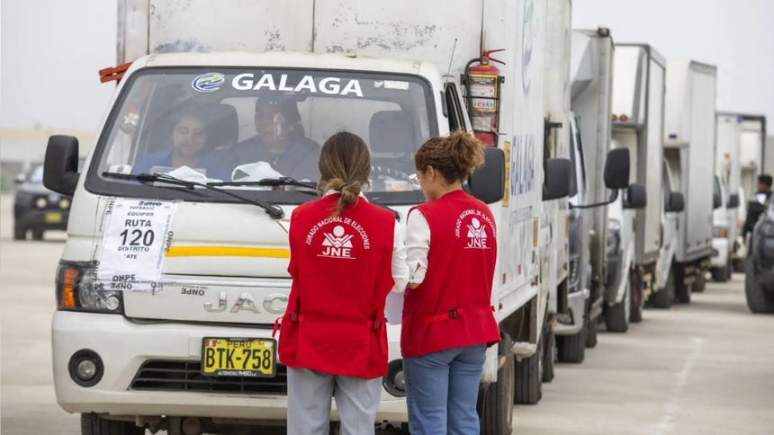 Cronograma incumplido y choferes no aptos: las conclusiones de Contraloría sobre el despliegue del material electoral de la ONPE