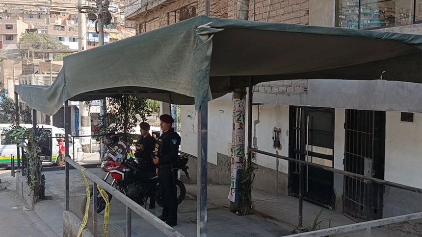 Comas: delincuentes balean sede administrativa de la empresa de transportes 'La Uvita'