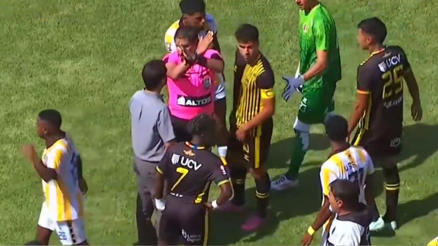 Lamentable: protocolo antirracismo se activó en partido CD Moquegua vs Juan Pablo II [VIDEO]