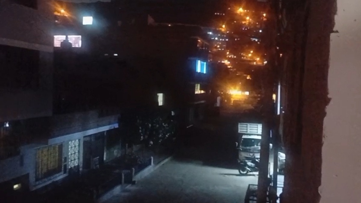 Las calles están en la oscuridad total porque no funciona el alumbrado público