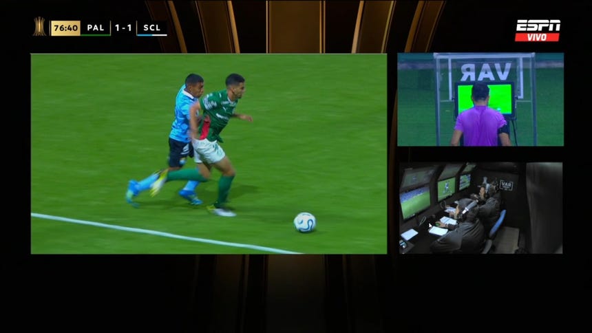 Tras revisión en el VAR: Palmeiras anotó con polémico penal ante Sporting Cristal [VIDEO]