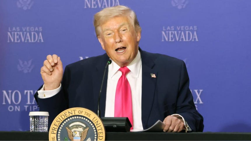 Donald Trump afirma que Ormuz está abierto y plantea asociarse con Irán para extraer uranio