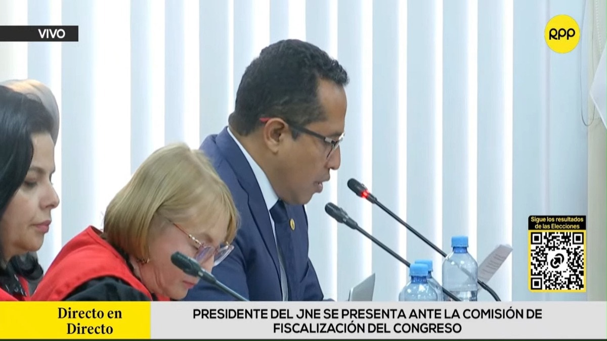 Presidente del JNE se presentó ante la Comisión de Fiscalización del Congreso