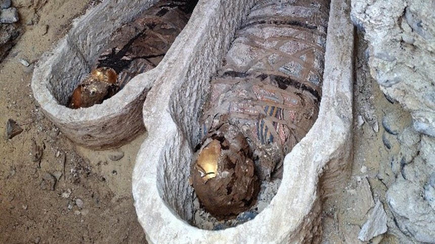 Misión arqueológica española descubre un cementerio romano con momias al sur de El Cairo