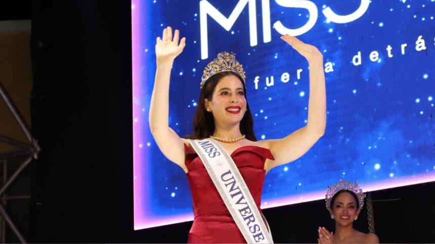 Miss Universo 2025, Fátima Bosch, sorprende al pintar con tinta de huarango durante actividad cultural en Ica