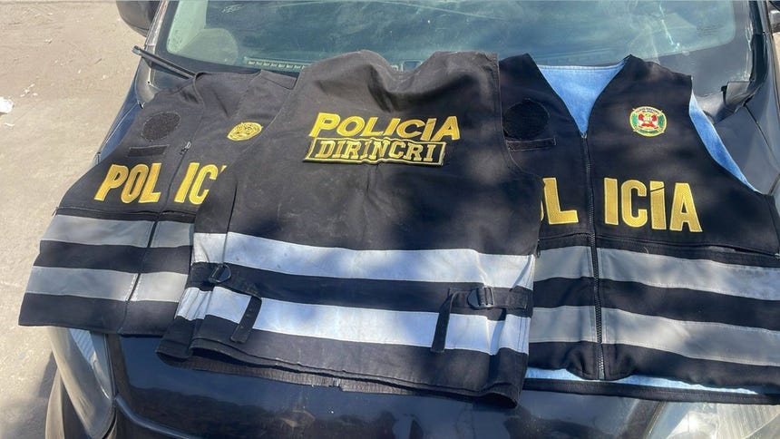 Trujillo: detienen a cuatro hombres con chalecos policiales, municiones y una granada de guerra