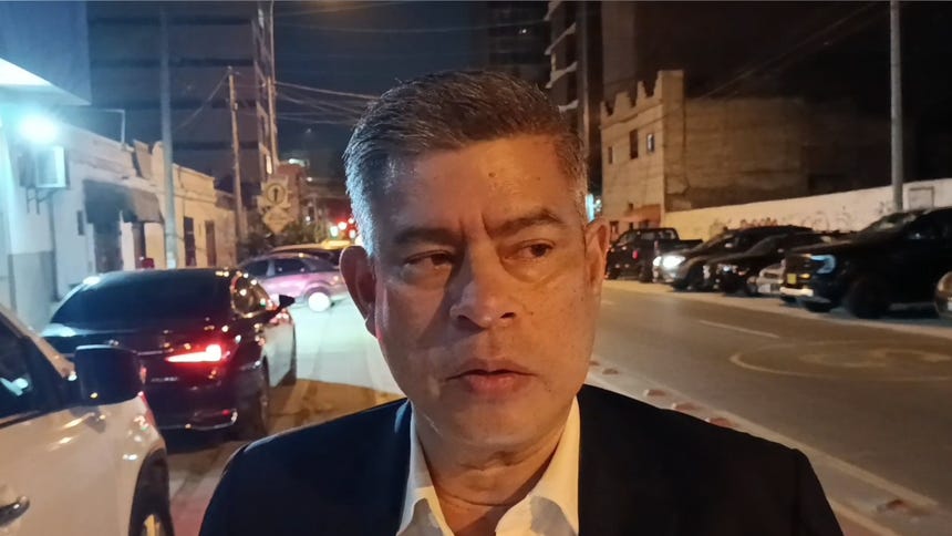 Luis Galarreta afirmó que jefe de personeros de Fuerza Popular se reunió con Norma Yarrow