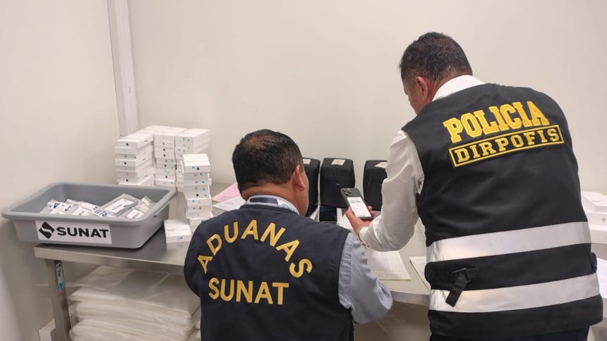 Sunat incauta más de 100 celulares de alta gama a una pasajera en el aeropuerto Jorge Chávez
