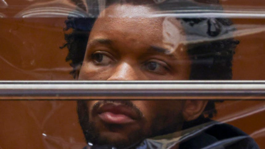 El rapero D4vd se declara inocente del cargo de asesinato de una menor hispana en EE.UU.