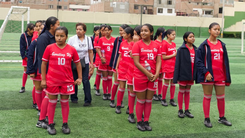 Fútbol, inglés y nutrición: lanzan programa para niñas escolares en Chorrillos