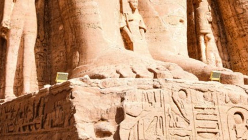 Egipto: desentierran una estatua que podría pertenecer al faraón Ramsés II