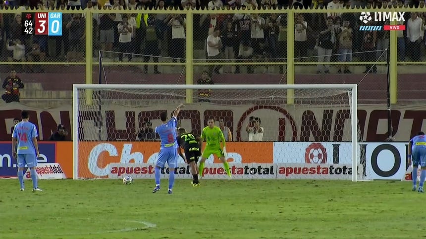 Letal en los tiros de penal: Alex Valera completó su doblete en el Universitario vs Garcilaso [VIDEO]
