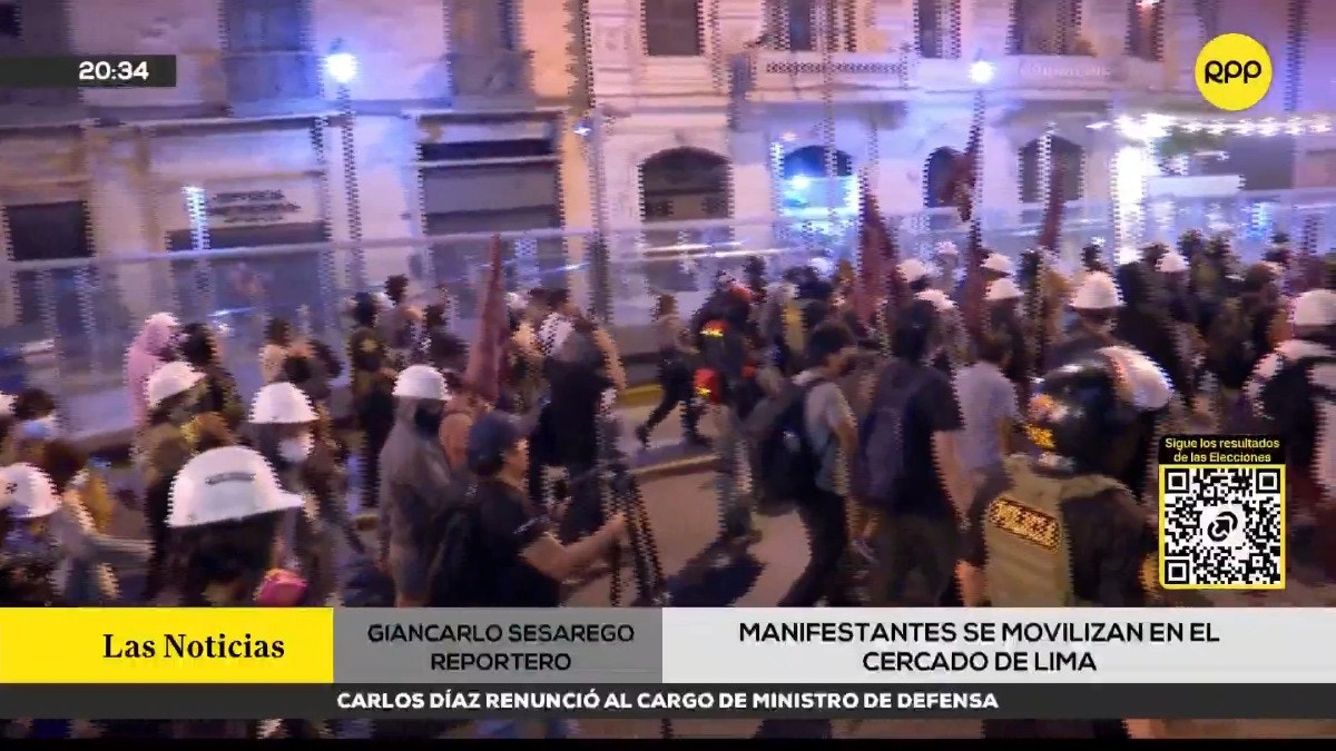 Centro de Lima: estudiantes universitarios marchan exigiendo que se respete el derecho al medio pasaje