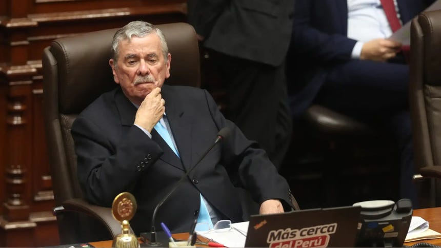 Rospigliosi acatará la decisión de la mayoría del Congreso si se presenta una moción de censura contra José Balcázar