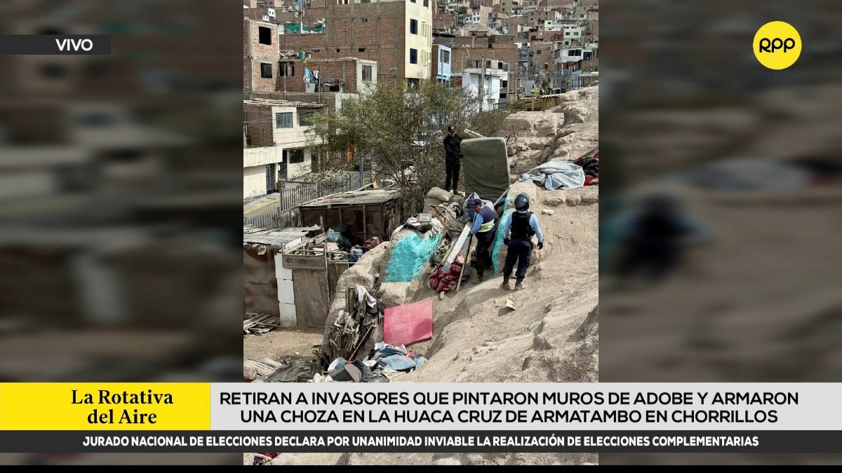 Serenos de Chorrillos retiraron la estructura precaria que estaba en la huaca. 