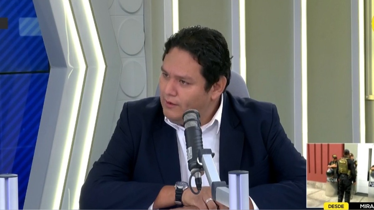 “La ONPE ha tenido una actuación criminal”, dijo Enrique Valderrama sobre el desempeño de la ONPE en los últimos comicios. 