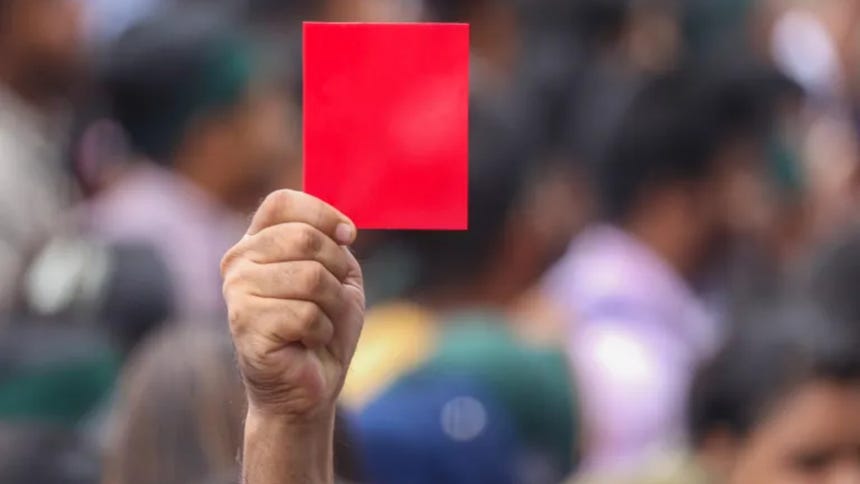 IFAB aprueba tarjeta roja para jugadores que se tapen la boca para ocultar un comportamiento discriminatorio