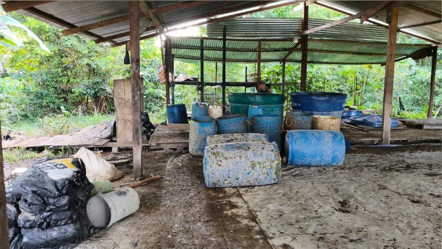 Operativo fluvial en Loreto permite decomiso de droga y destrucción de laboratorios clandestinos