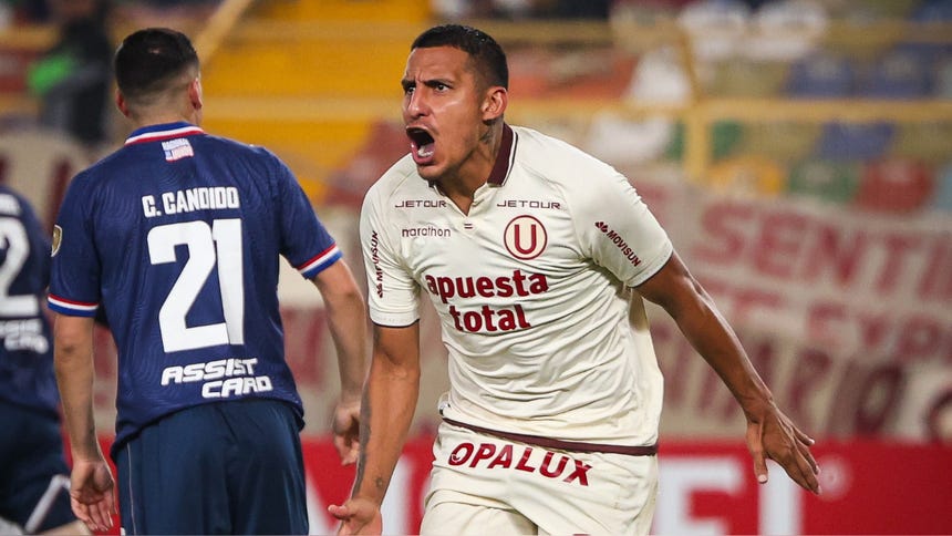 Apareció el '9': Alex Valera anotó el segundo gol de Universitario ante Nacional [VIDEO]