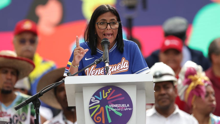 Venezuela sube a 240 dólares el ingreso mínimo integral de los trabajadores