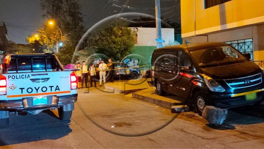Una madre de familia murió y otras cuatro personas resultaron heridas en un trágico accidente en SJL