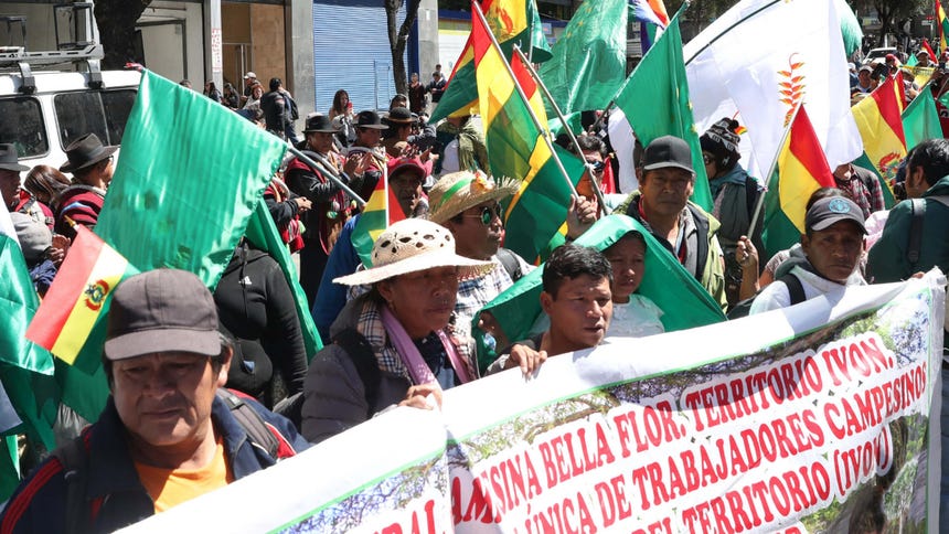 Crisis en Bolivia: indígenas y campesinos llegan a La Paz para exigir la anulación de la ley de tierras