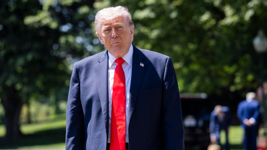 Donald Trump amenaza con 