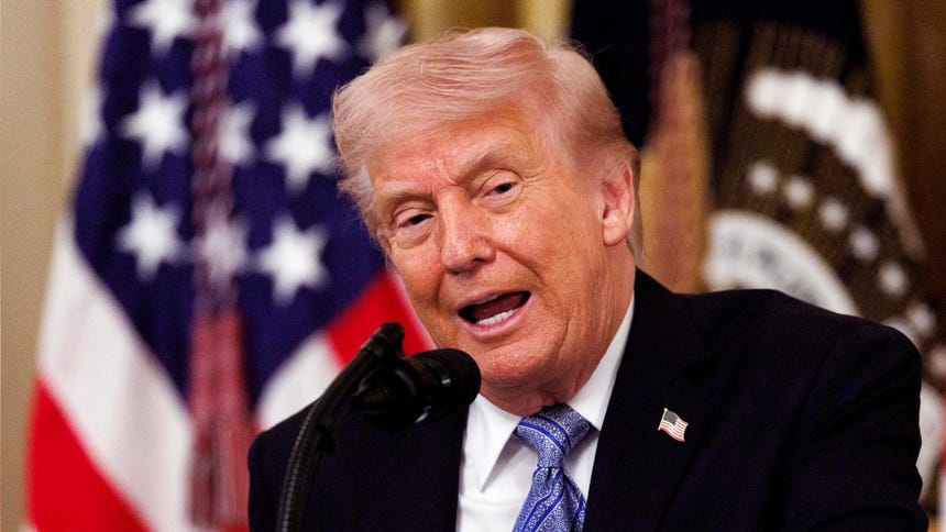 Trump considera 