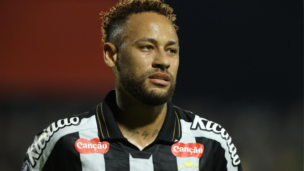 Neymar pidió disculpas a Robinho Jr tras pelea en entrenamiento por exceso de fuerza