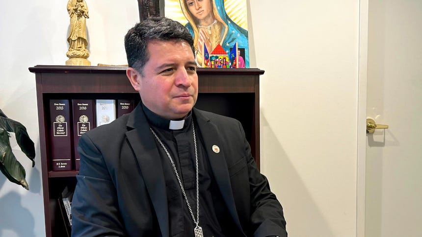 Nuevo obispo nombrado por León XIV: un migrante que llegó a EE.UU. escondido en un maletero
