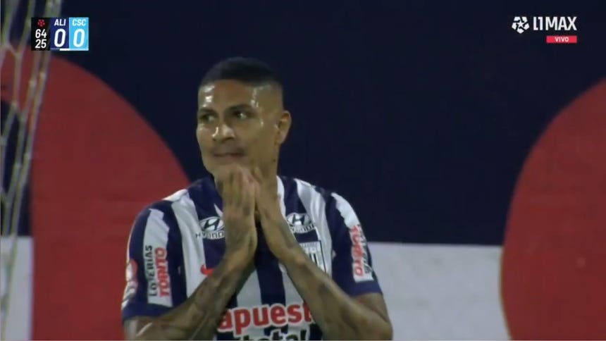 ¡Estaba solo! Paolo Guerrero falló una clara ocasión de gol en el Alianza Lima vs. Cristal [VIDEO]