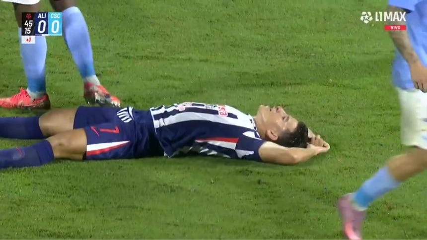 Alianza Lima se acerca: Fernando Gaibor se asoció con Eryc Castillo y asustó a Cristal con remate dentro del área [VIDEO]