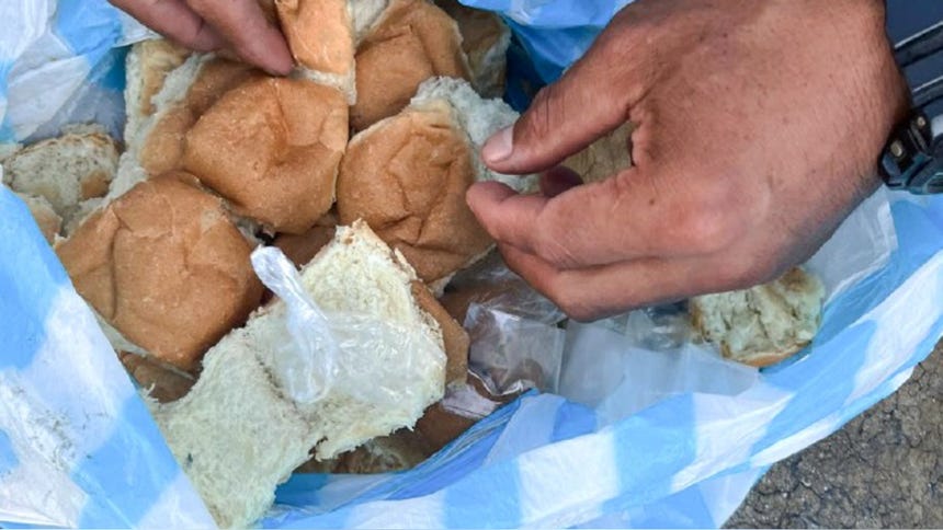 Hallan droga escondida en panes durante operativo en penal de Piura