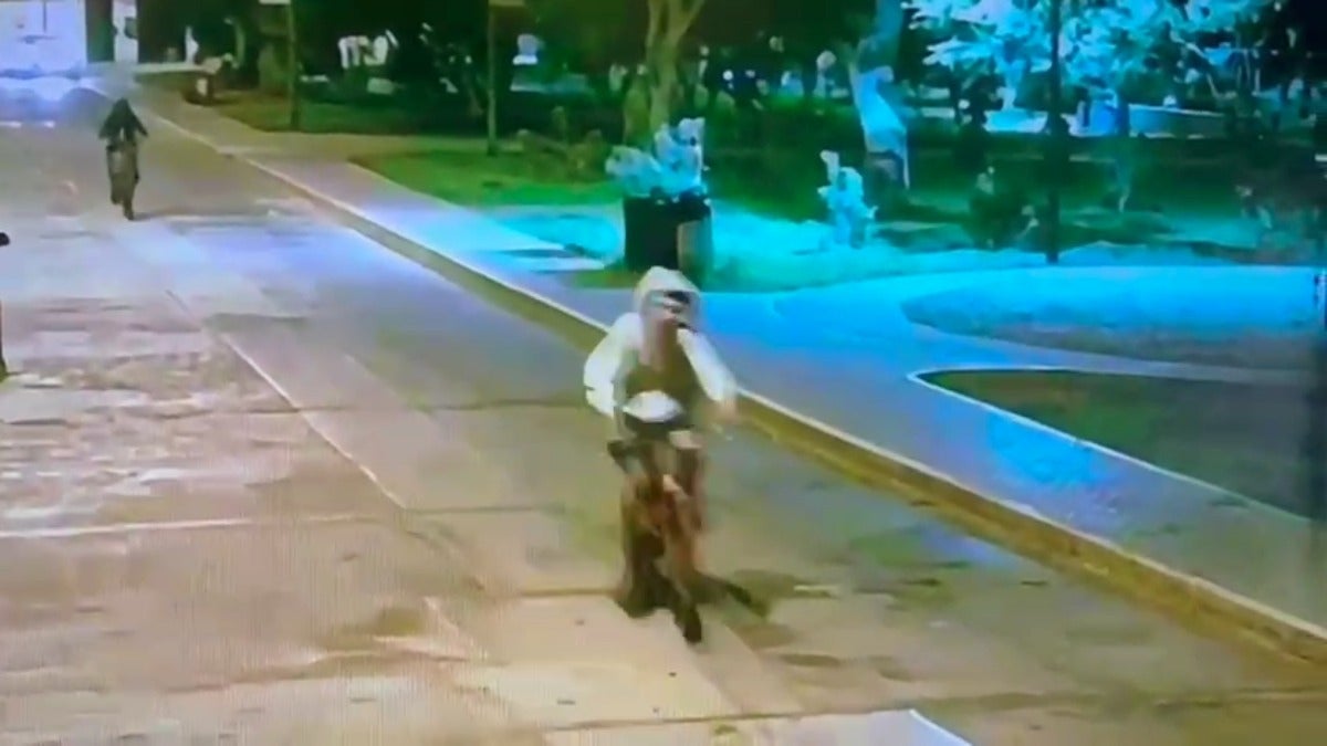 Los residentes sospechan que lo que se llevaron las bicicletas sean  menores de edad.   
