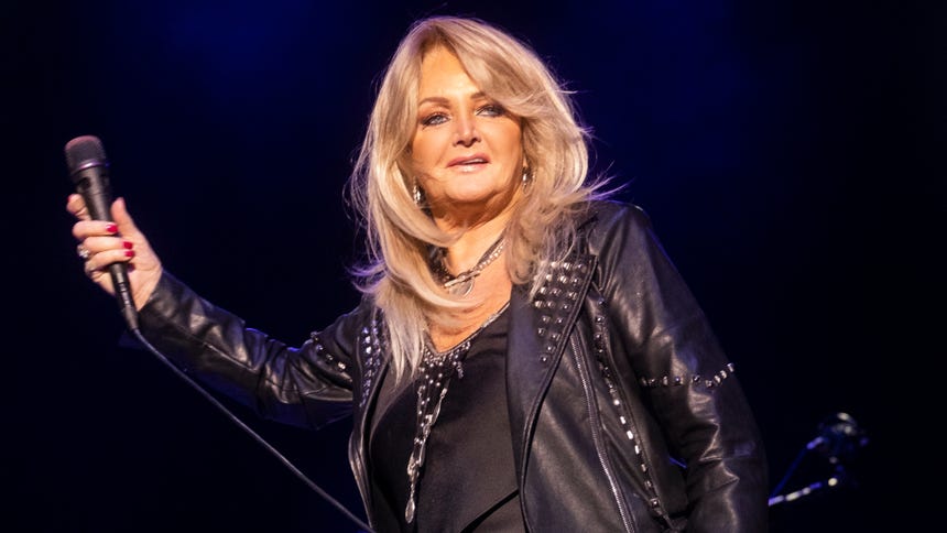 Bonnie Tyler continúa 