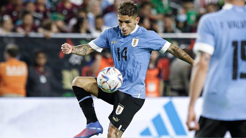 Lucas Torreira, figura de la selección de Uruguay, fue agred