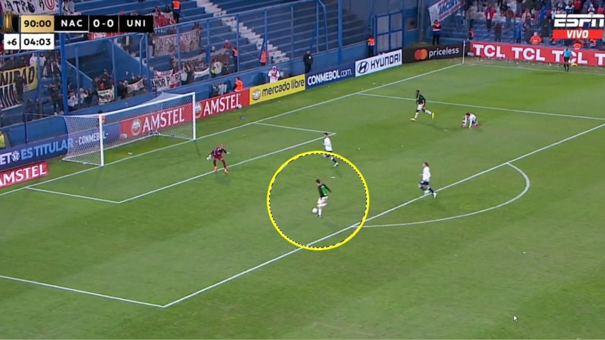 ¡Estaba solo! El increíble gol que se perdió Martín Pérez Guedes ante Nacional tras genial pase de Sekou Gassama [VIDEO]