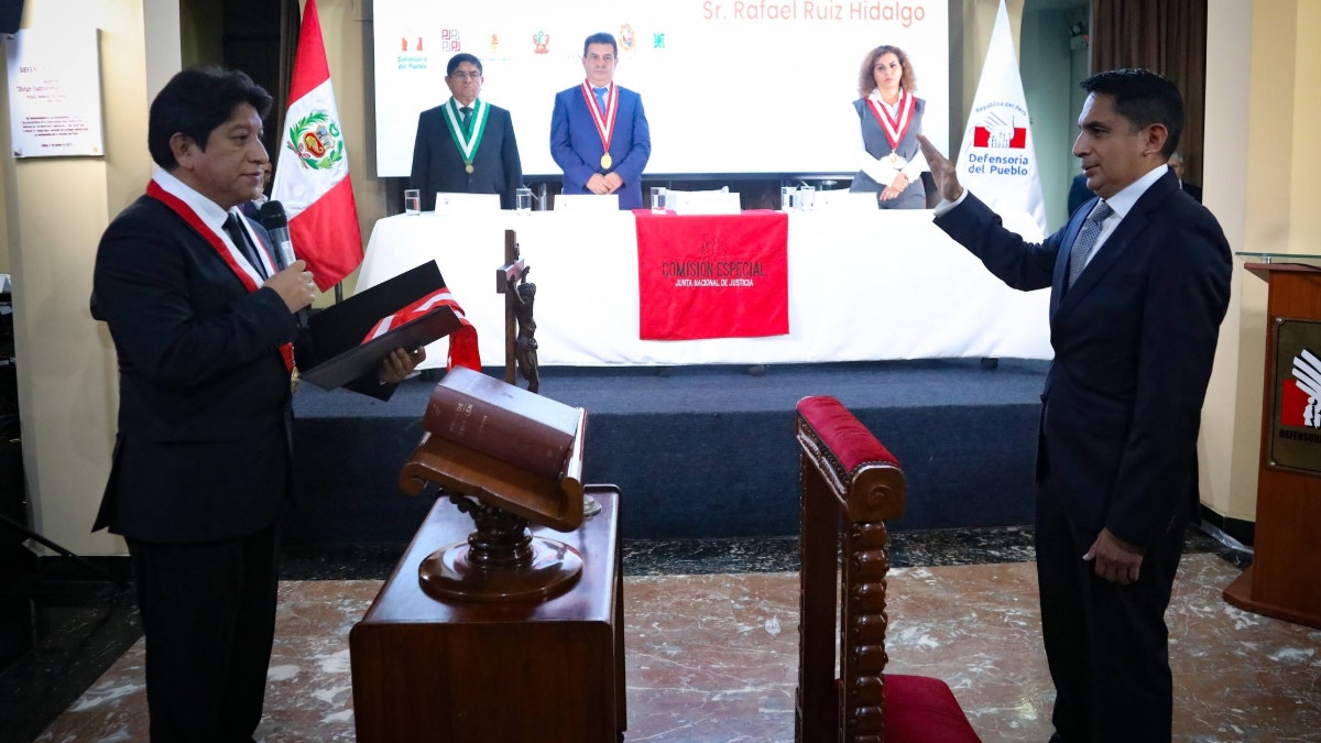 Rafael Ruiz Hidalgo juró como miembro titular de la Junta Nacional de Justicia